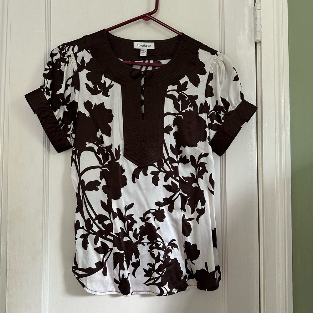Bebe Brown and White Graphic Blouse with Bib Collar